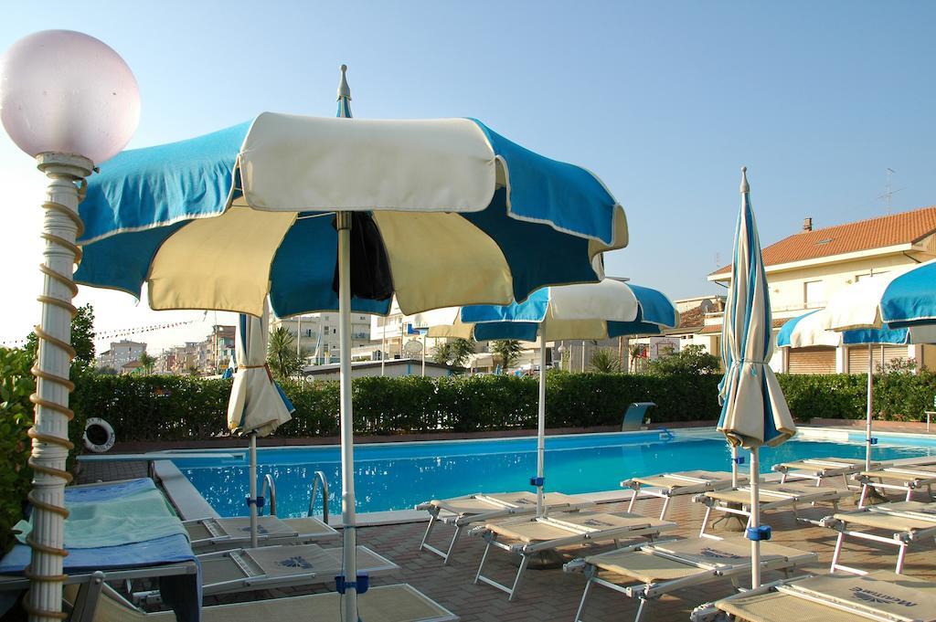 Hotel Meritime Bellaria-Igea Marina Buitenkant foto