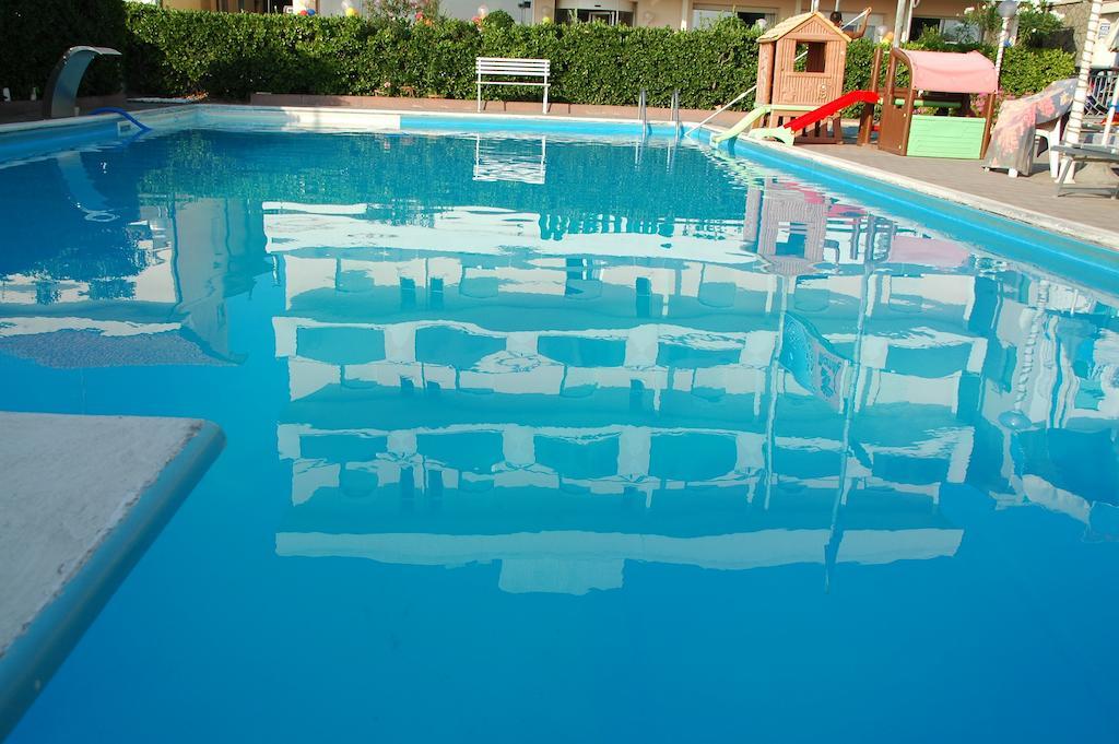 Hotel Meritime Bellaria-Igea Marina Buitenkant foto
