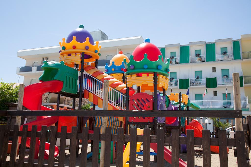 Hotel Meritime Bellaria-Igea Marina Buitenkant foto