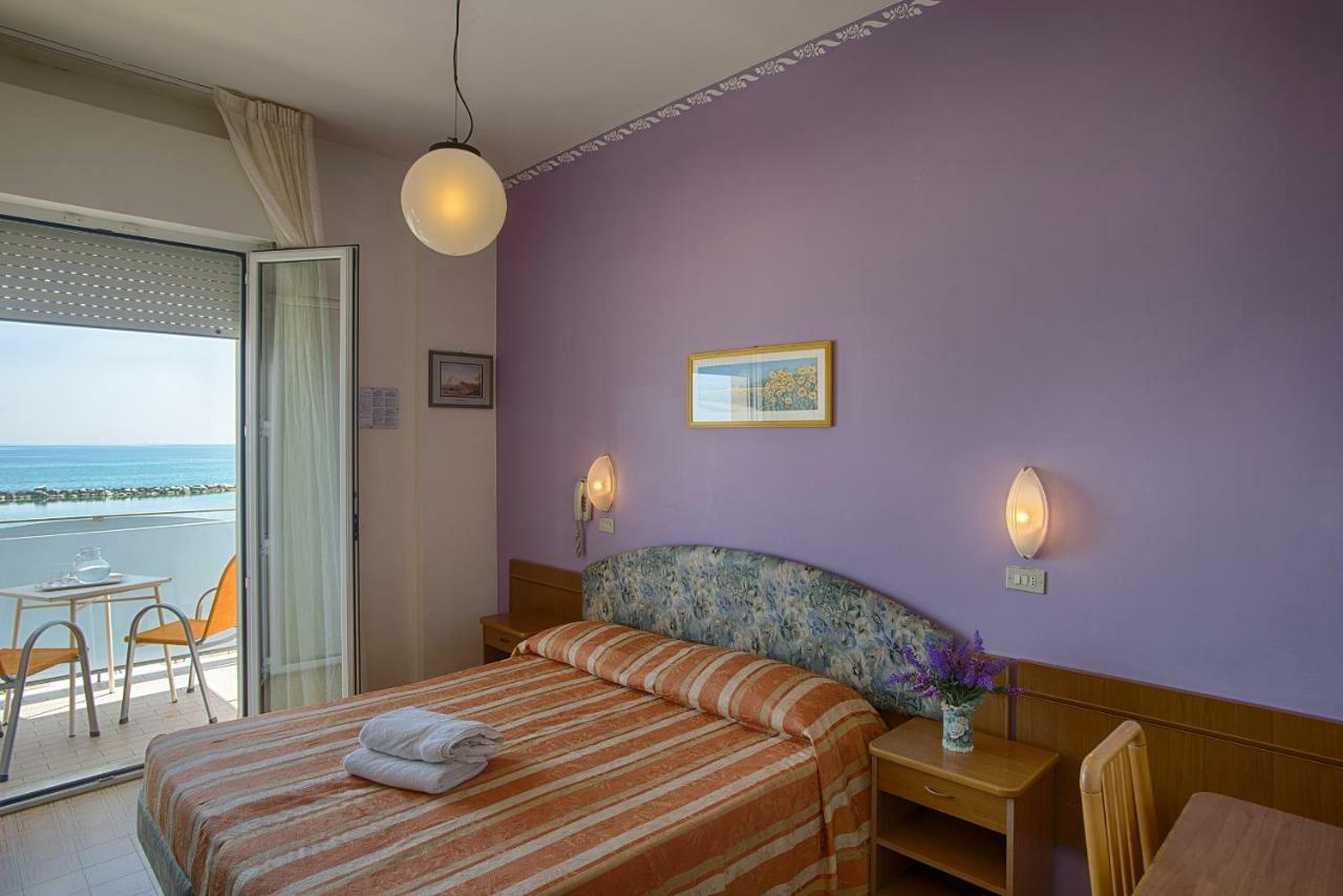 Hotel Meritime Bellaria-Igea Marina Buitenkant foto
