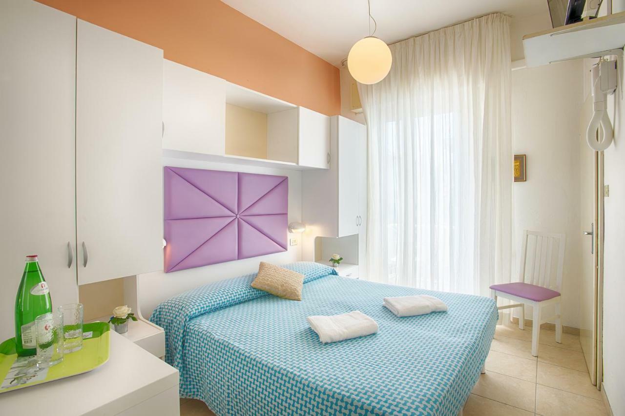 Hotel Meritime Bellaria-Igea Marina Buitenkant foto